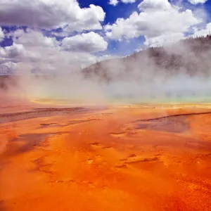 hot spring in yellowstone national park